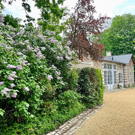 Πανσιόν Chateau Le Fresne 4*