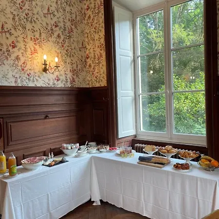 Chateau Le Fresne 4*