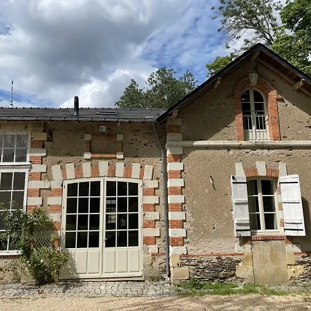 Πανσιόν Chateau Le Fresne 4*