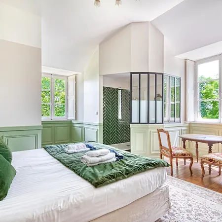 Chateau Le Fresne 4*