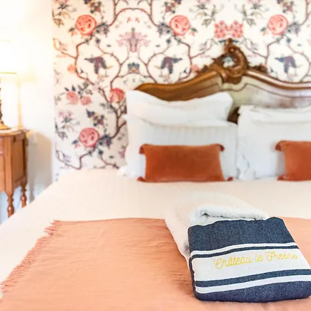 Chateau Le Fresne Πανσιόν 4*