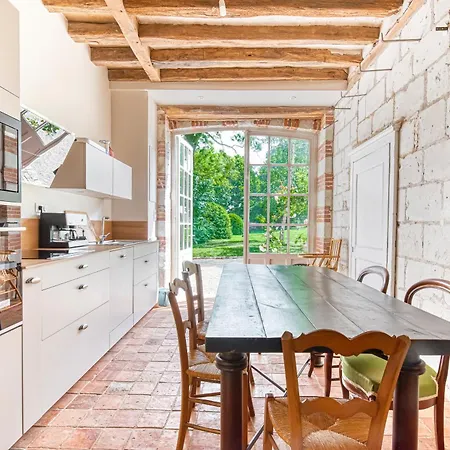 Chateau Le Fresne Πανσιόν